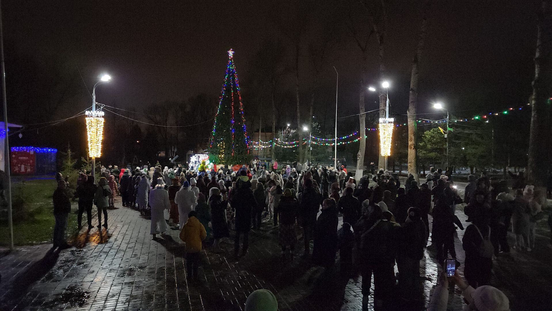 ступино, зима в подмосковье, зажжение огней на елке, вертикалки,
