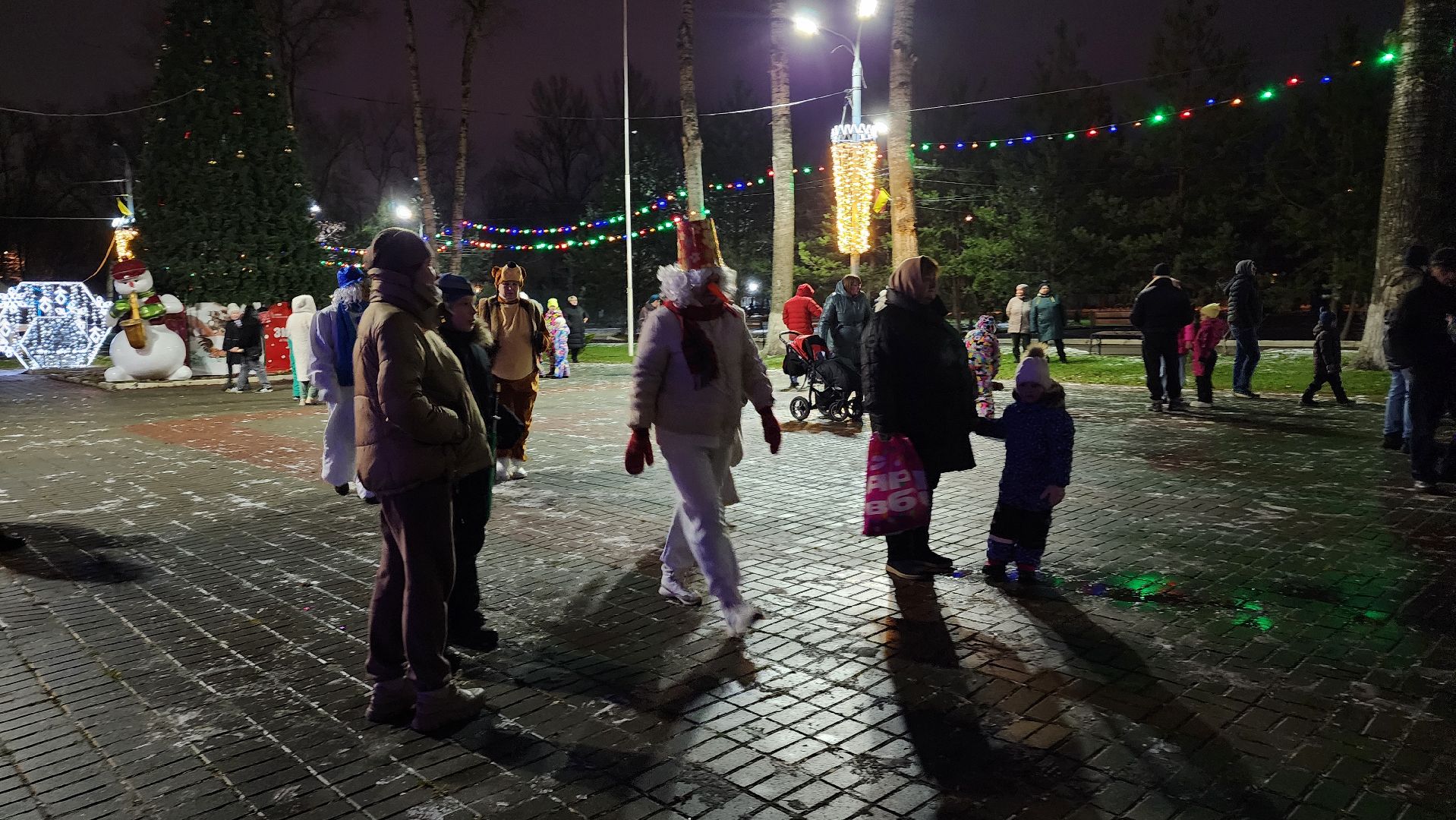 ступино, зима в подмосковье, зажжение огней на елке, вертикалки,
