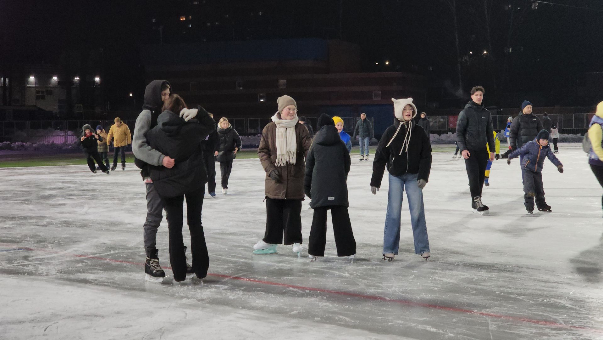 зима в подмосковье, красногорск, стадион зоркий, массовое катание,