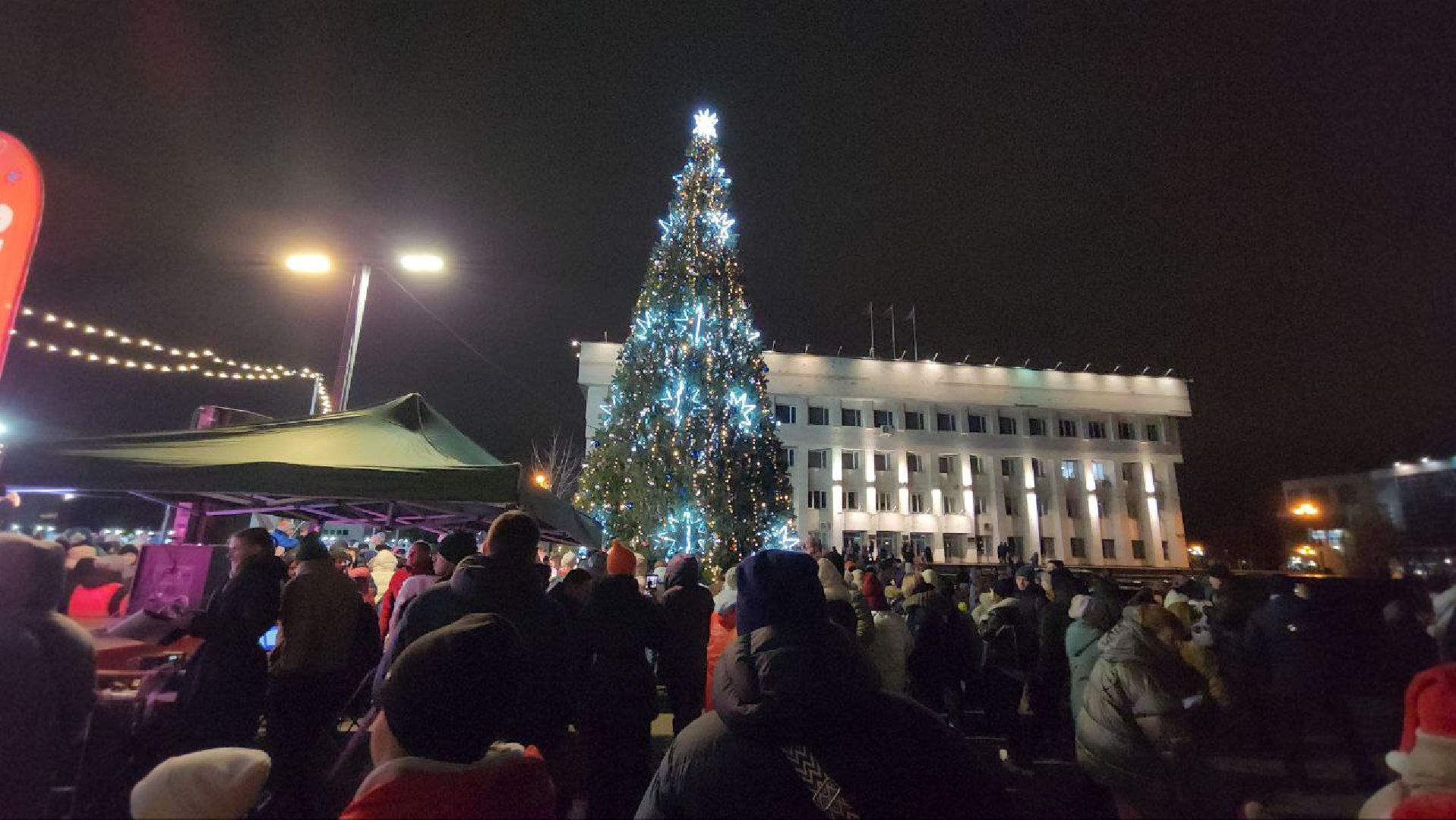 люберцы, глава городского округа люберцы владимир волков, новогодняя елка, каток, семья участника сво, зима в подмомсковье,