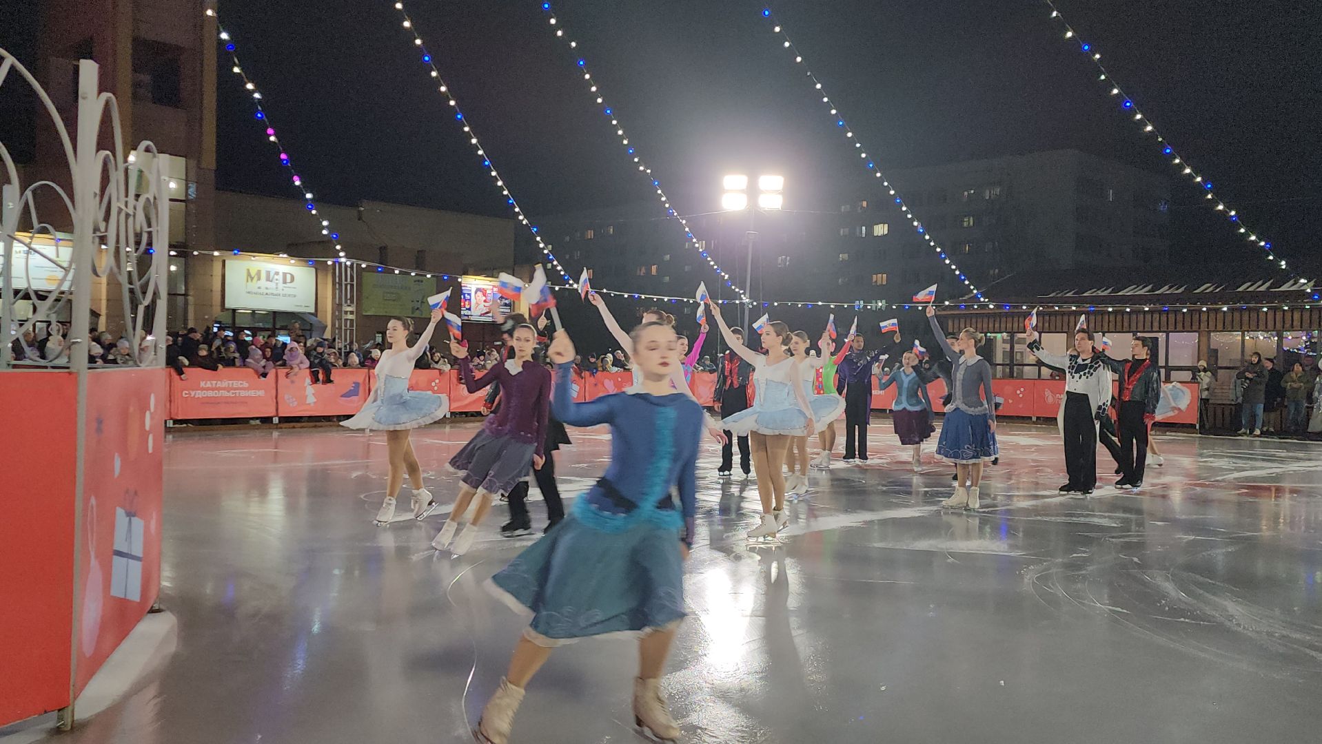 Зима в Подмосковье, Каток, Фигурное катание, вертикалки,