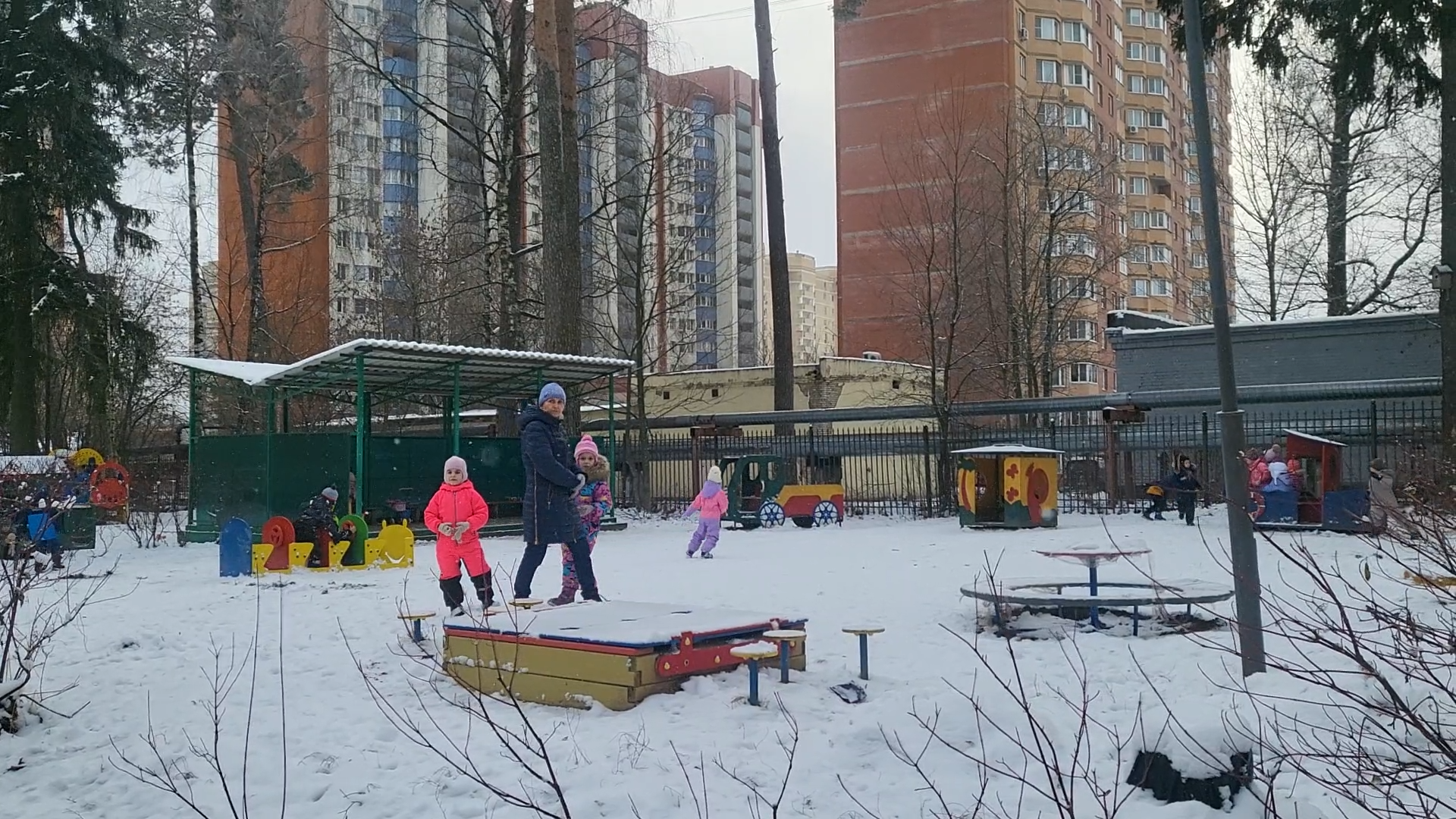 новое игровое оборудование, власиха школа попова, дошкольный корпус Поповки, Теремок школы Попова, МАФы для площадки,
