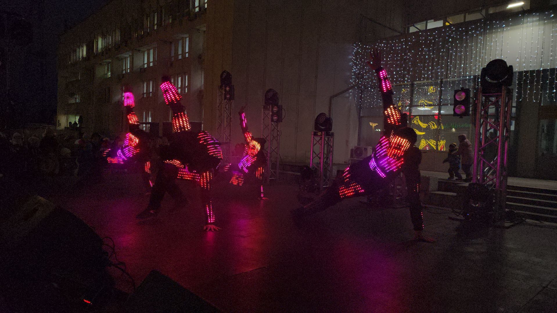 новогодняя елка, зажжение огней на елке, руза, новый год, зима в подмосковье, зима в рузе, рузский городской округ, вертикалки,