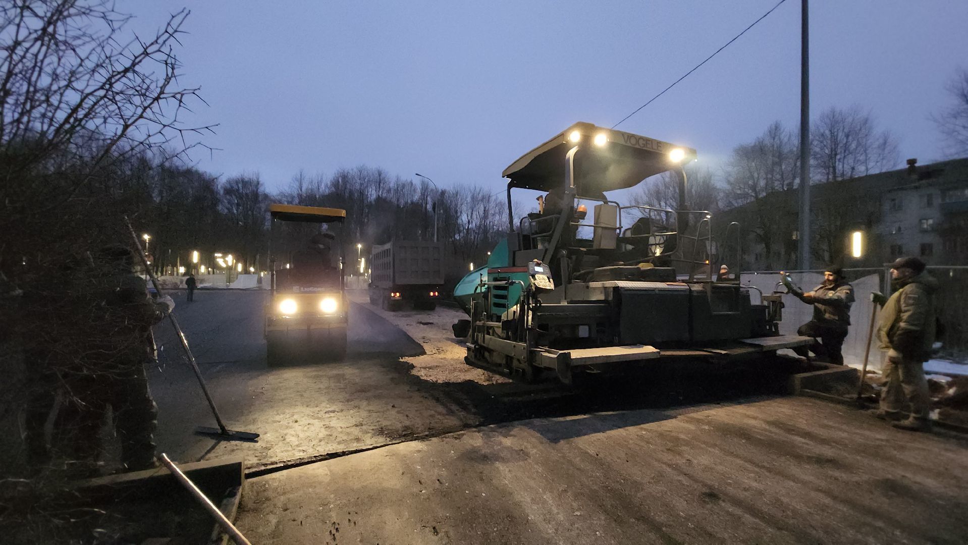 Укладка асфальта, Мемориал, Асфальтирование, Лобня, вертикалки,