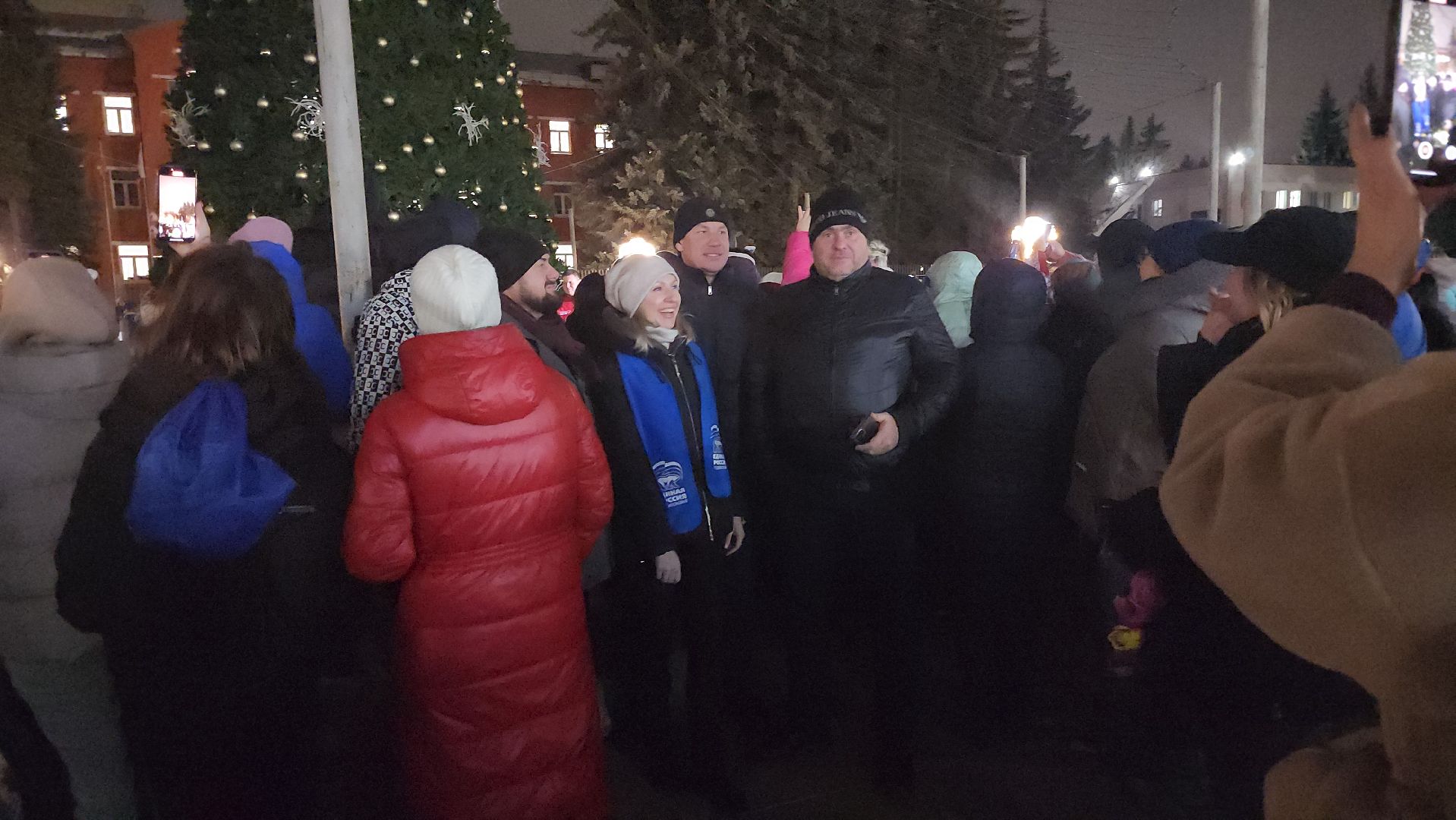 долгопрудный, Елки, церемония зажжения елок, дед мороз и снегурочка, вертикалки,