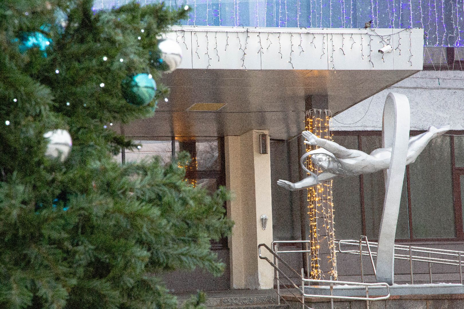 елка, площадь, зимний сезон, сказочные герои, дед мороз, вертикалки,