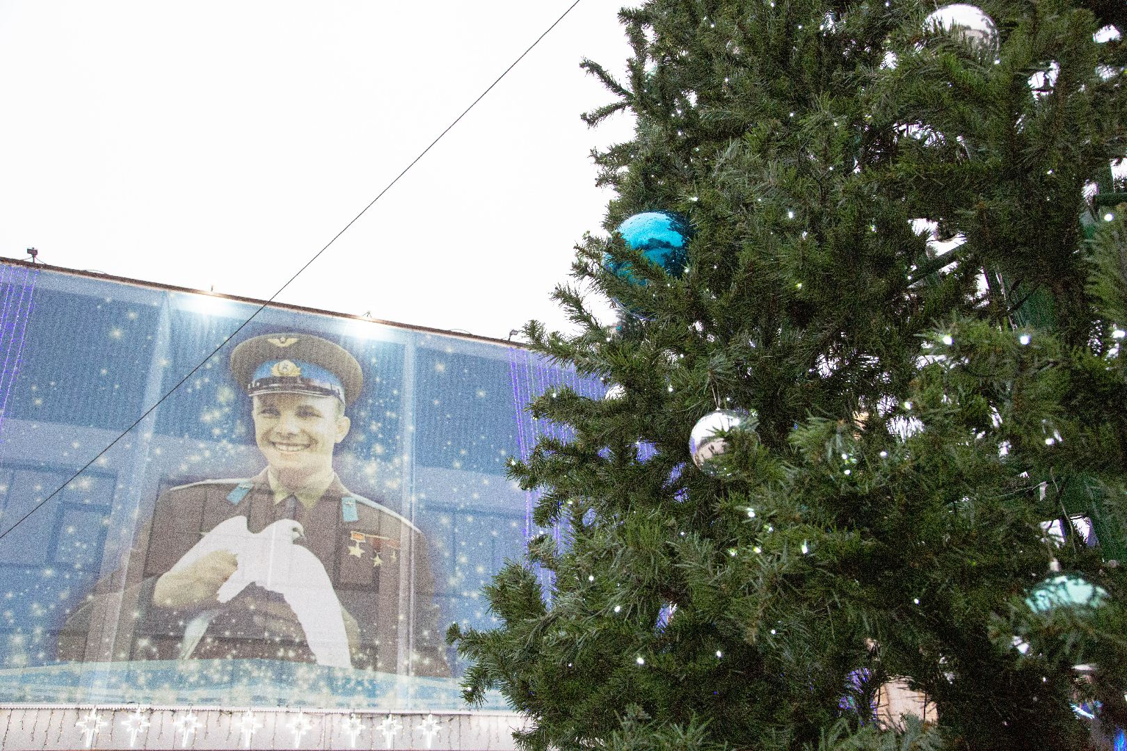 елка, площадь, зимний сезон, сказочные герои, дед мороз, вертикалки,