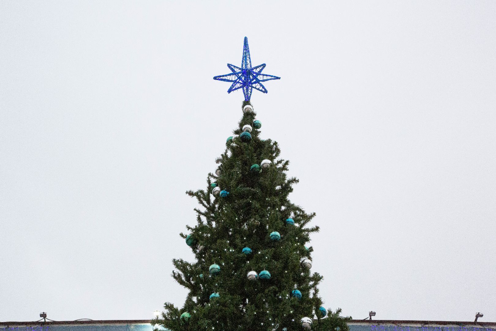 елка, площадь, зимний сезон, сказочные герои, дед мороз, вертикалки,