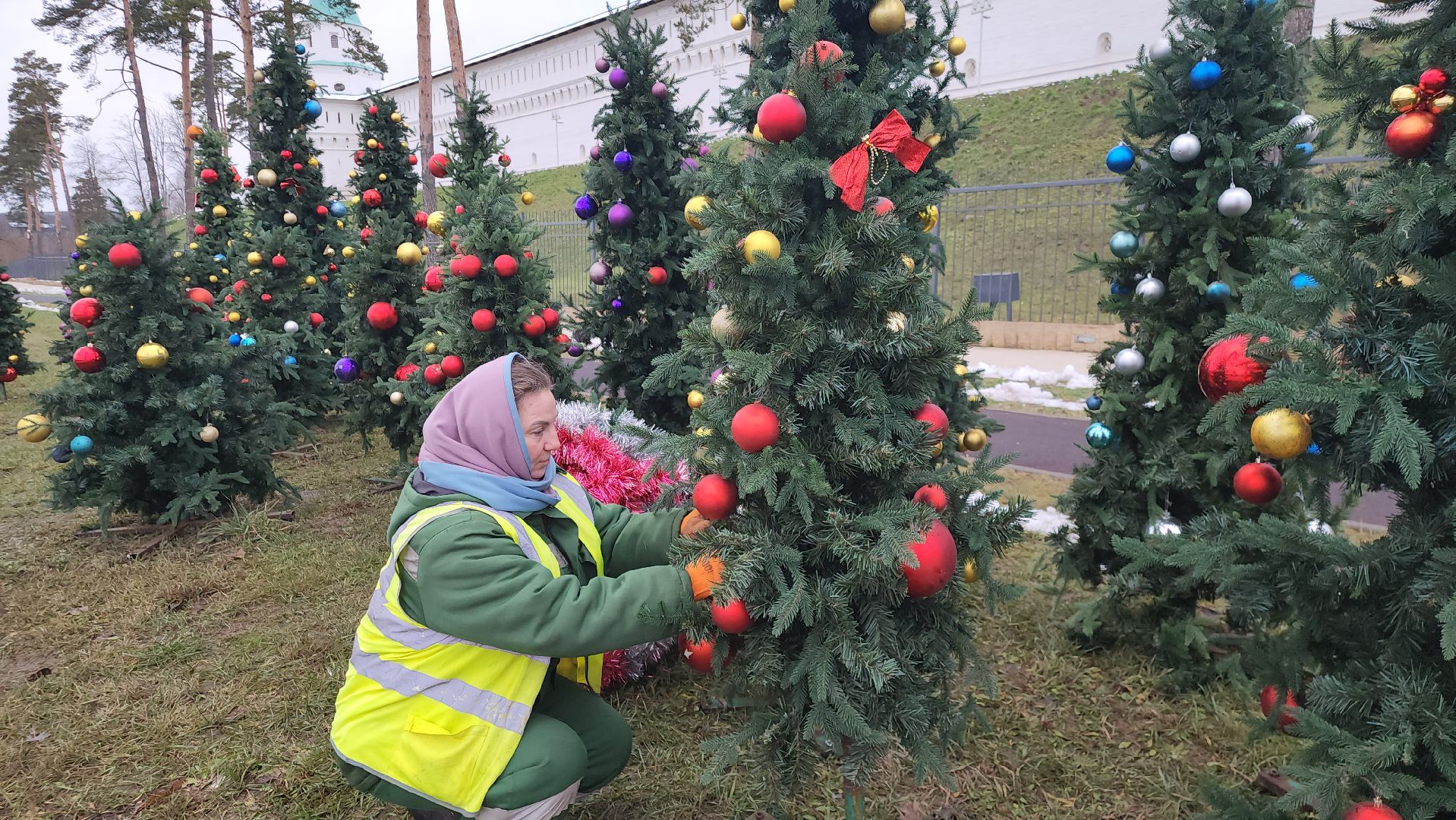 Украшение города, Зима, Елки, Истра, Новоиерусалимский монастырь, вертикалки,