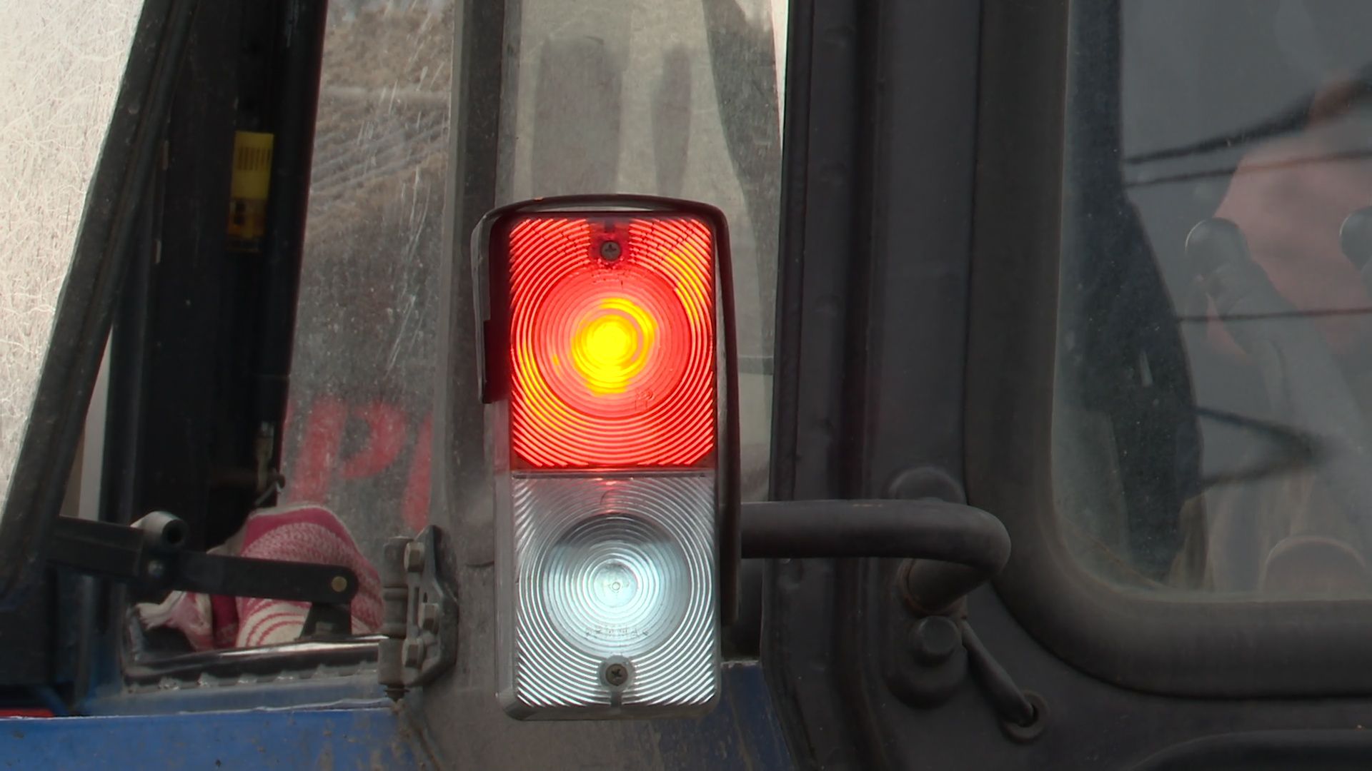 Реутов, вертикалки, ЖКХ, уборка города, песок, снег, трактор, навесное оборудование,