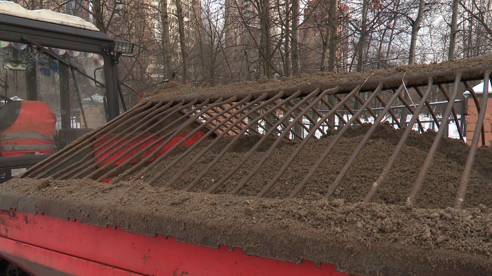 Реутов, вертикалки, ЖКХ, уборка города, песок, снег, трактор, навесное оборудование,