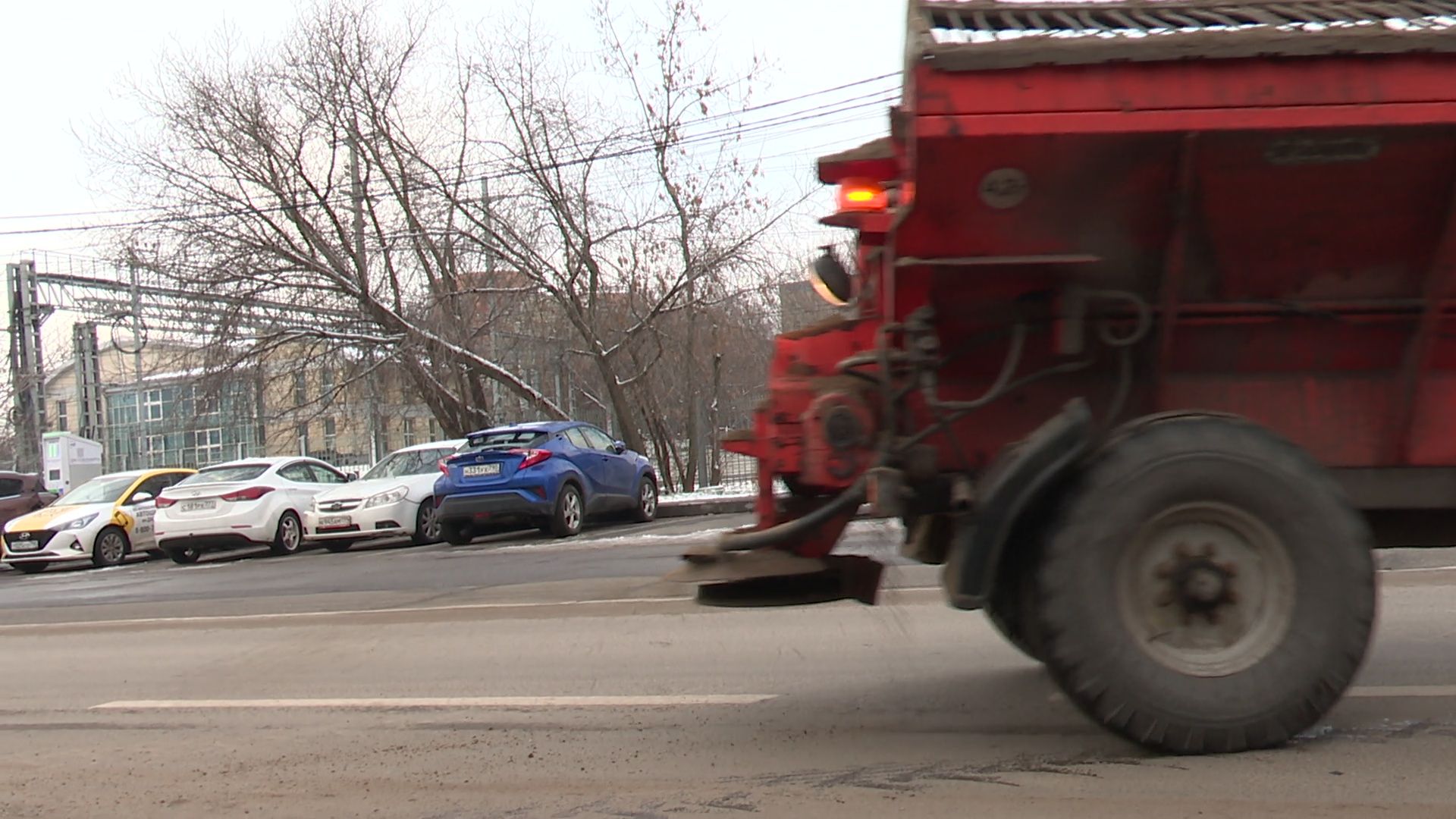 Реутов, вертикалки, ЖКХ, уборка города, песок, снег, трактор, навесное оборудование,