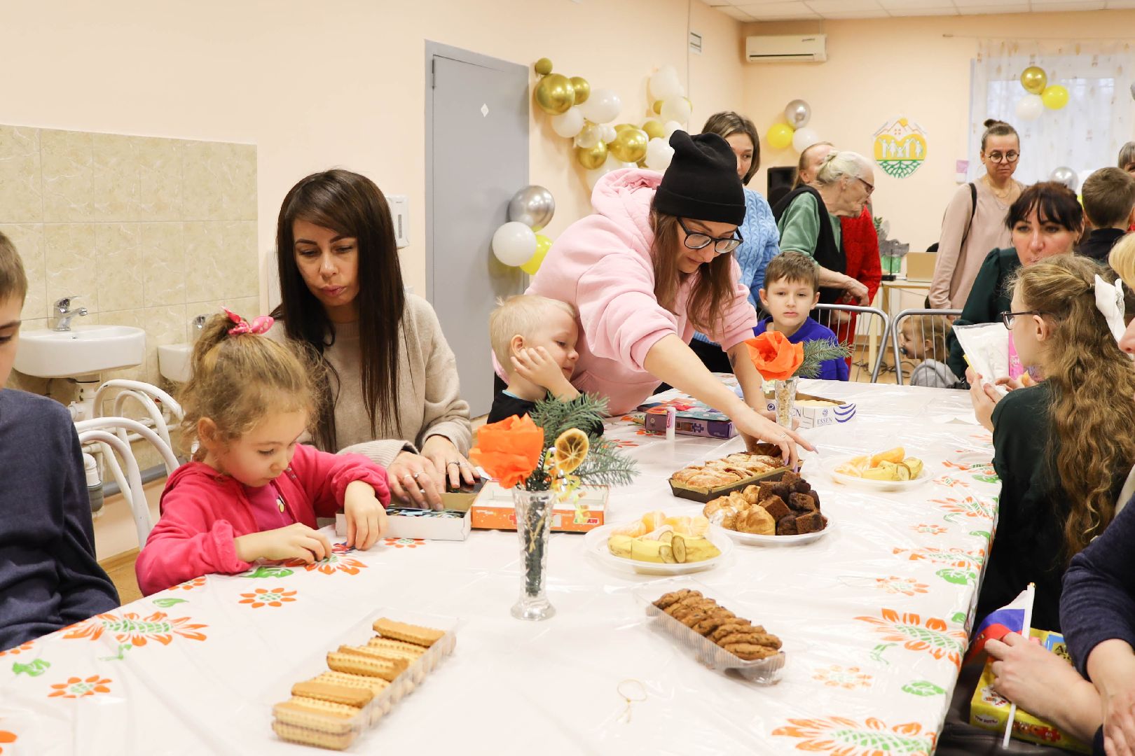 центр социального обслуживания, ивантеевка, день инвалида, праздник, дети с особенностями развития, музыка, пение, подарки,вертикалки,