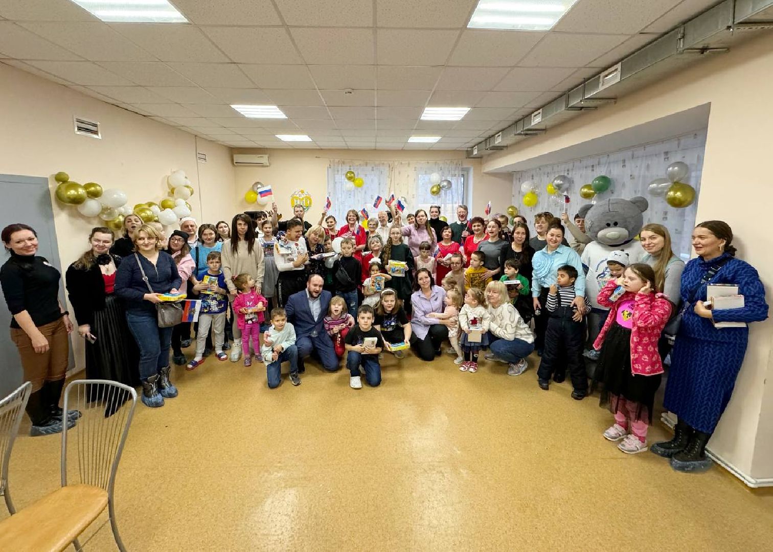 центр социального обслуживания, ивантеевка, день инвалида, праздник, дети с особенностями развития, музыка, пение, подарки,вертикалки,