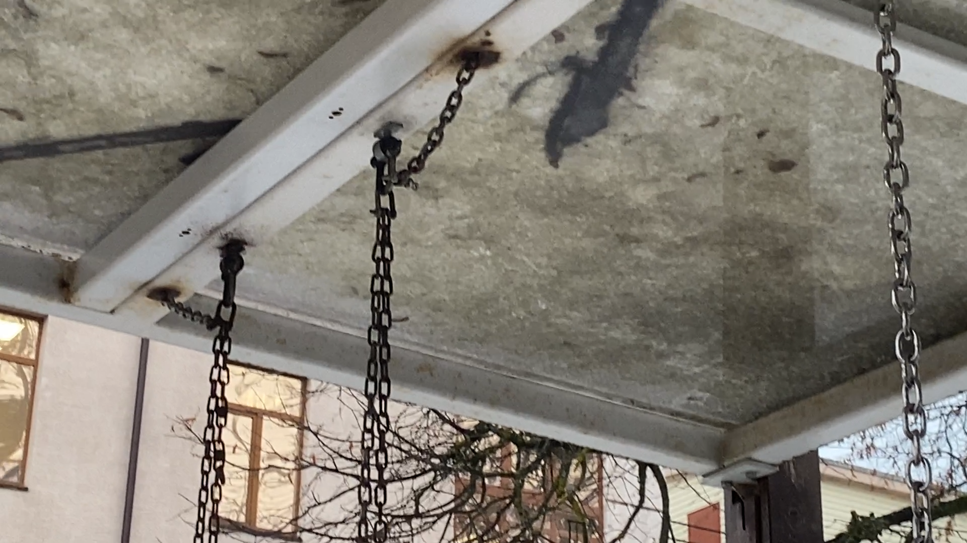 власиха благоустройство, площадь Дворца культуры, качели на цепях, МБУ ЖКХ и благоустройство, ремонт МАФ, вертикалка, вертикальное видео