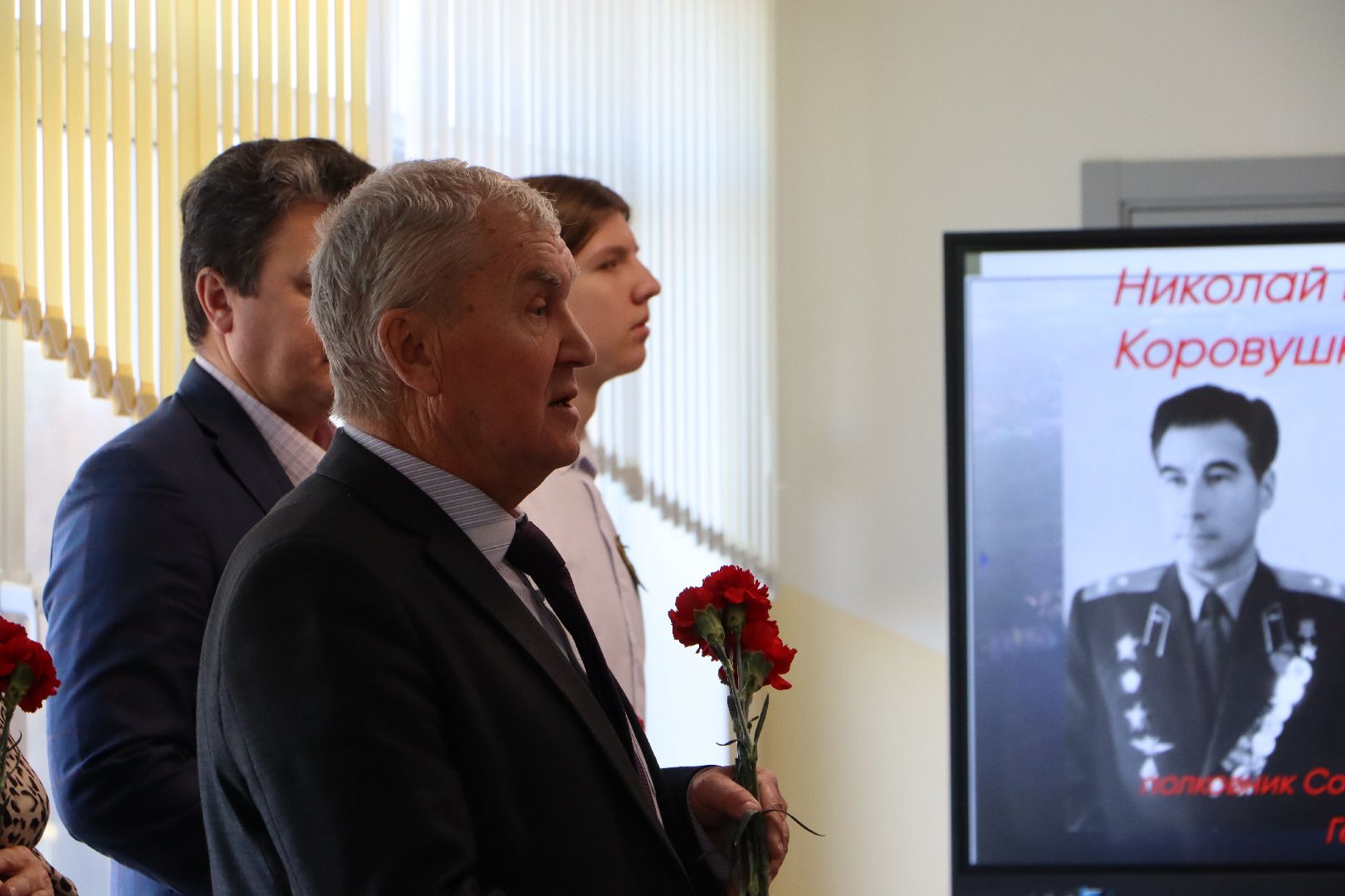 Парта Героя, летчик-испытатель Николай Иванович Коровушкин, Серебряные Пруды, Школа Чуйкова, вертикалки