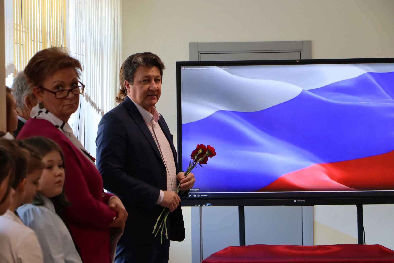 Парта Героя, летчик-испытатель Николай Иванович Коровушкин, Серебряные Пруды, Школа Чуйкова, вертикалки