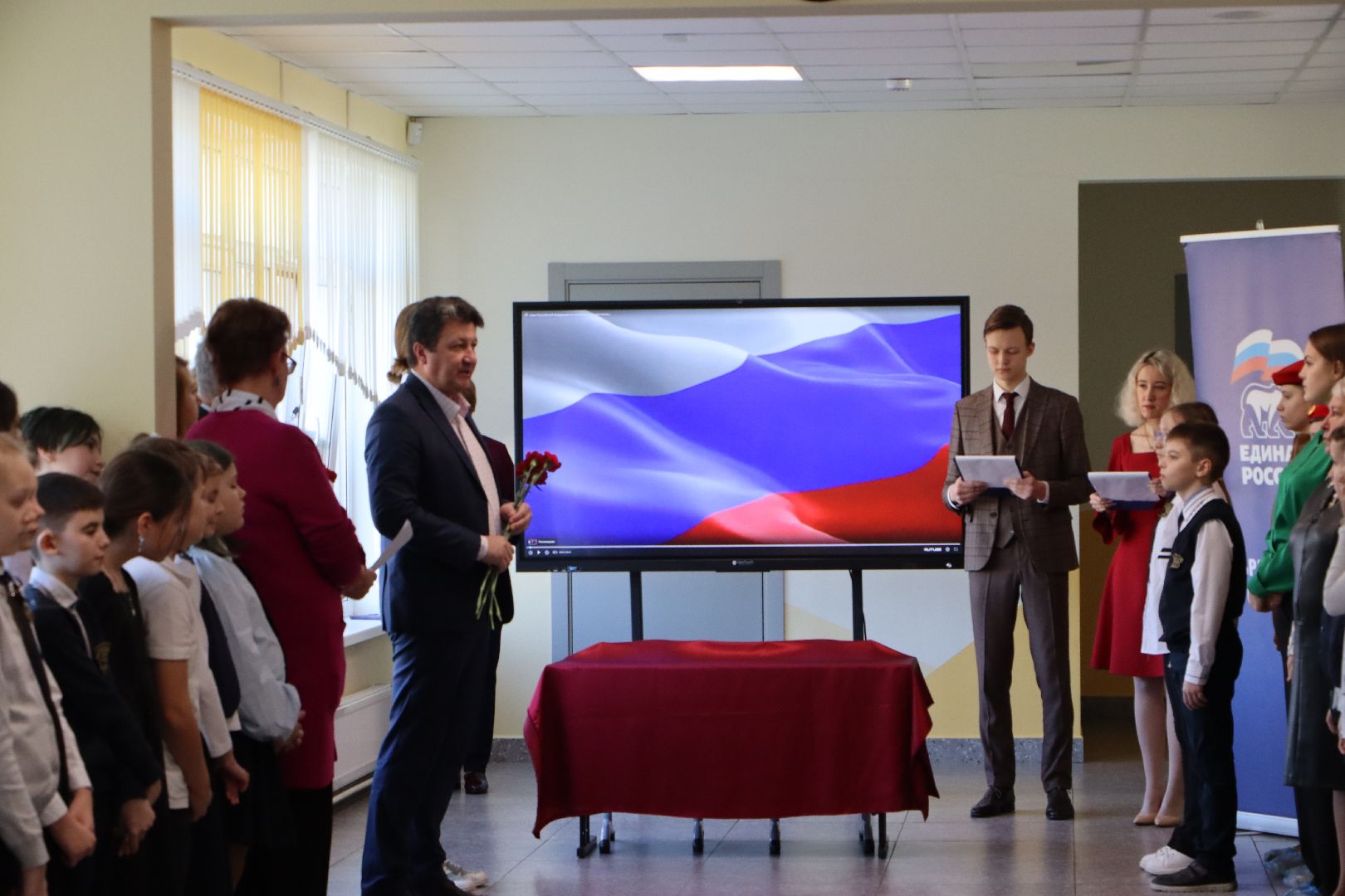 Парта Героя, летчик-испытатель Николай Иванович Коровушкин, Серебряные Пруды, Школа Чуйкова, вертикалки