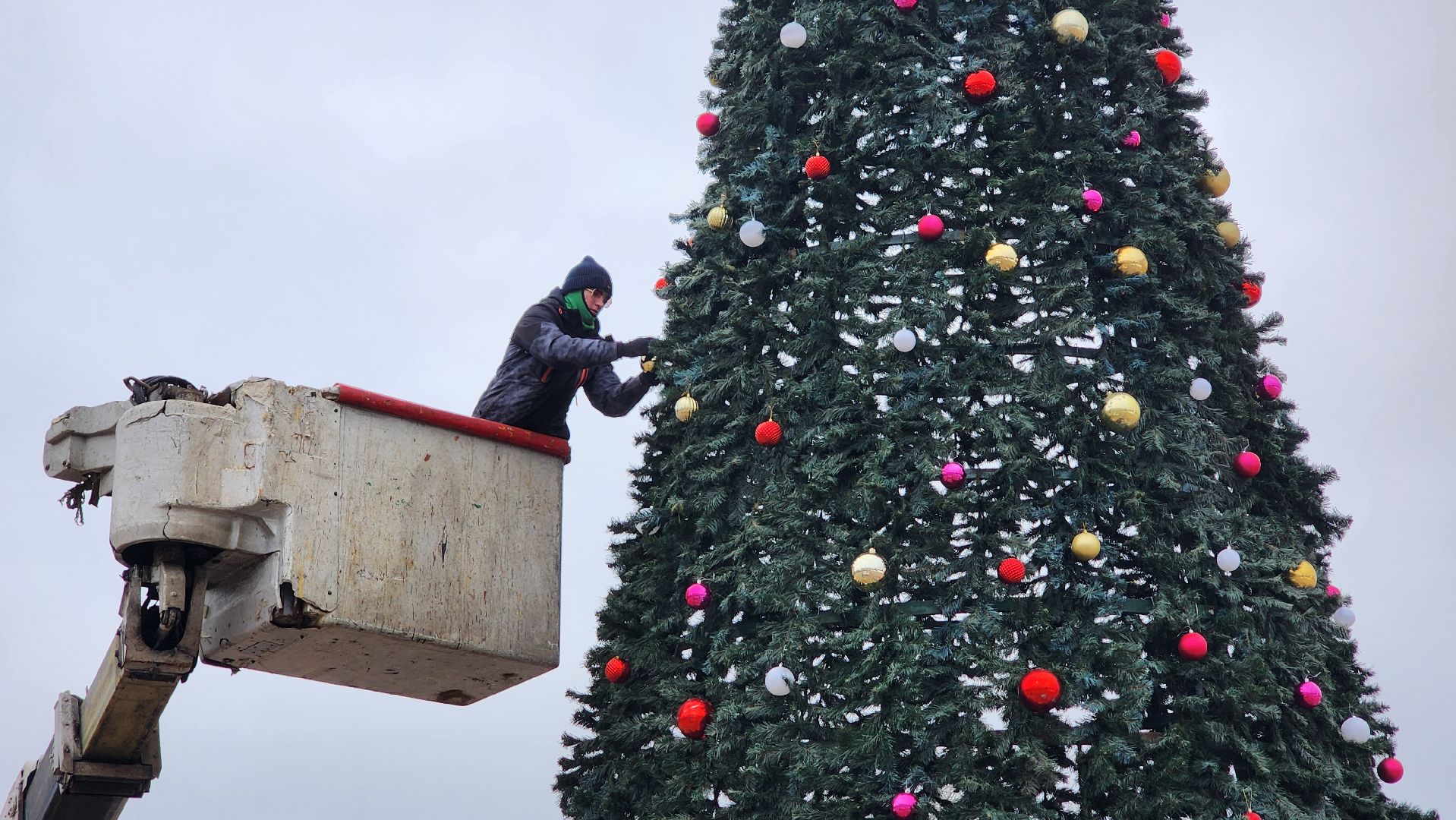 Солнечногорск, вертикалки, новый год, советская площадь, монтаж елки,