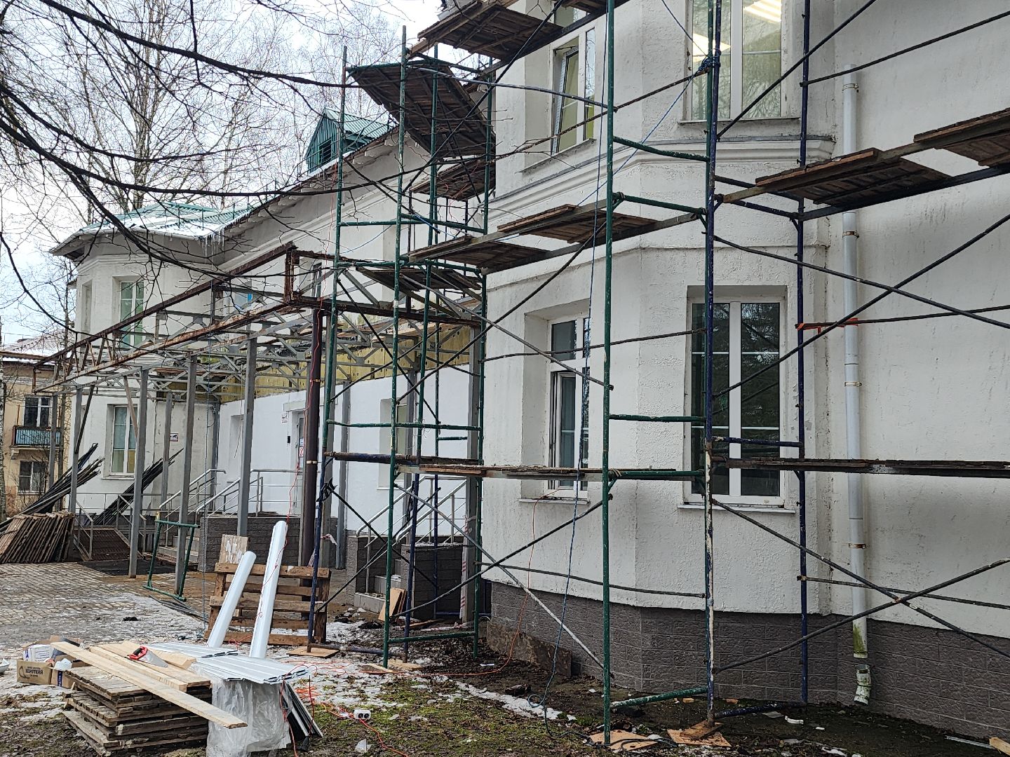 ремонт, ремонт кровли, ремонт поликлиники,вертикалки,