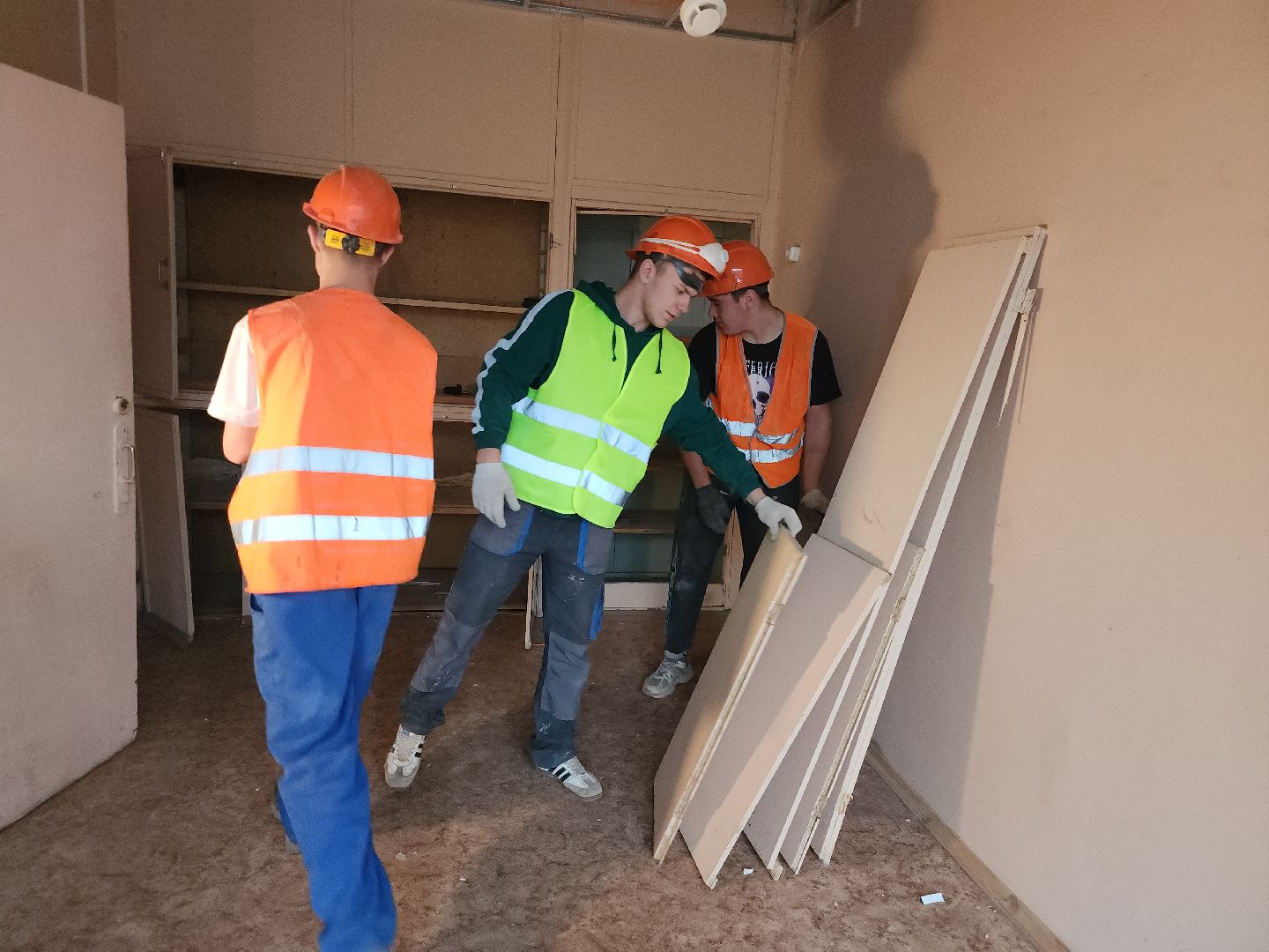 серпухов, подмосковье, капремонт школы, президентская программа, фасад, вертикалки,