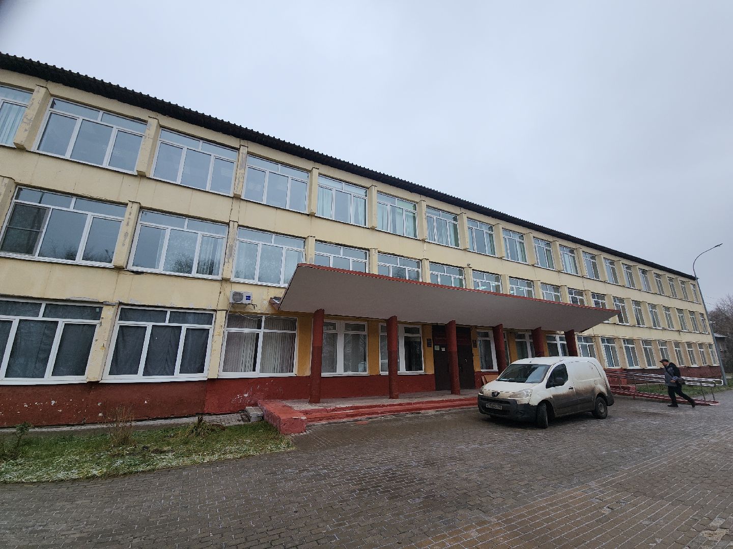 серпухов, подмосковье, капремонт школы, президентская программа, фасад, вертикалки,