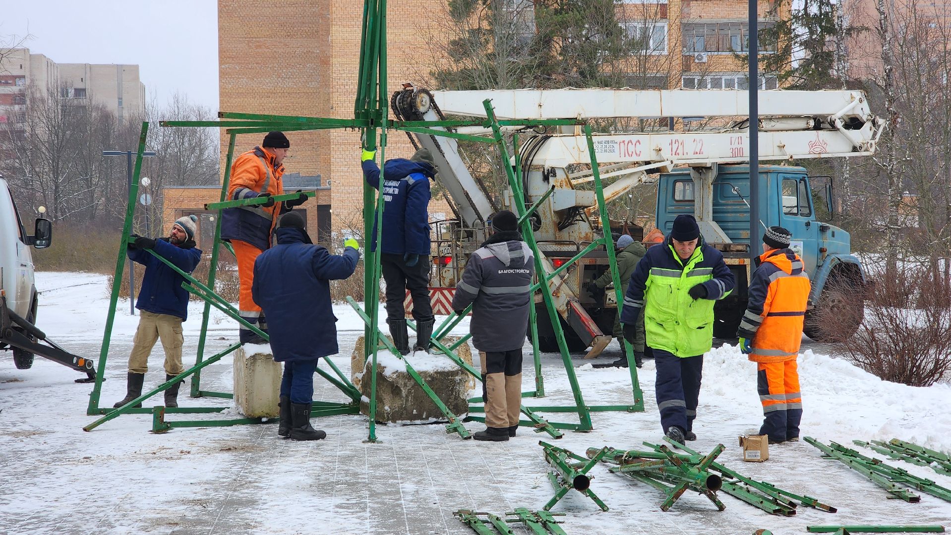 Елка, новый год, Протвино, Комбинат благоустройства, украшение города к новому году, вертикалки,