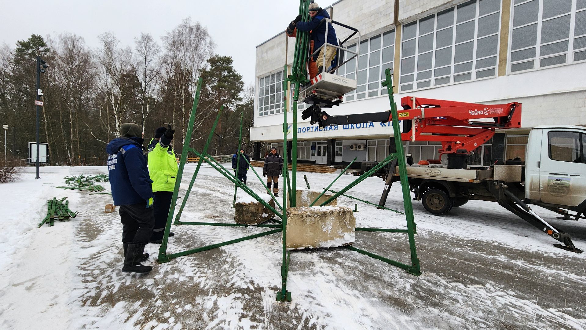 Елка, новый год, Протвино, Комбинат благоустройства, украшение города к новому году, вертикалки,
