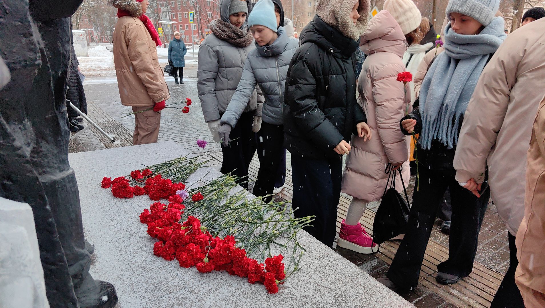 День Героев Отечества, монумент, возложение цветов, патриотизм,