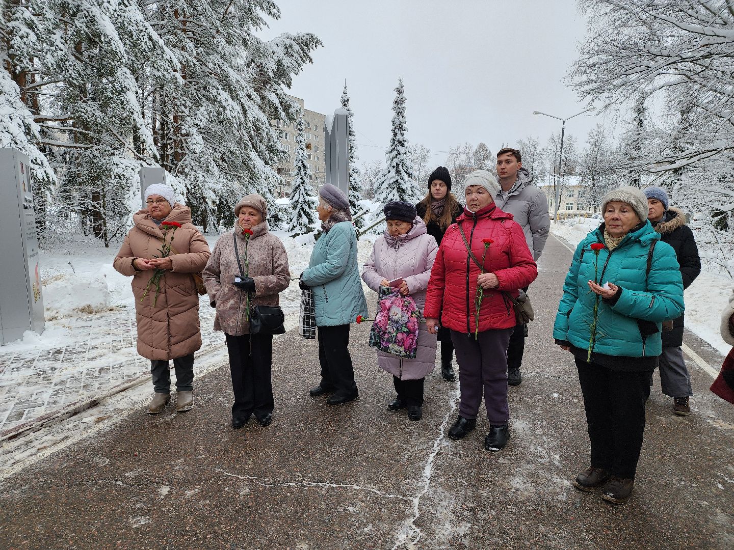 Дубна, День Героев Отечества, Память, Ветераны, Школьники, Акция, вертикалки,