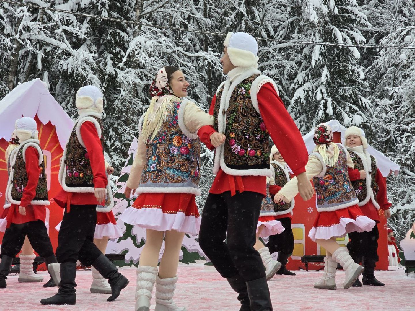 можайск, можайский городской округ, подмосковье, новый год, кремлевская елка, главное дерево страны, елька, соборная площадь, праздник, новогодние праздники, вертикалки,