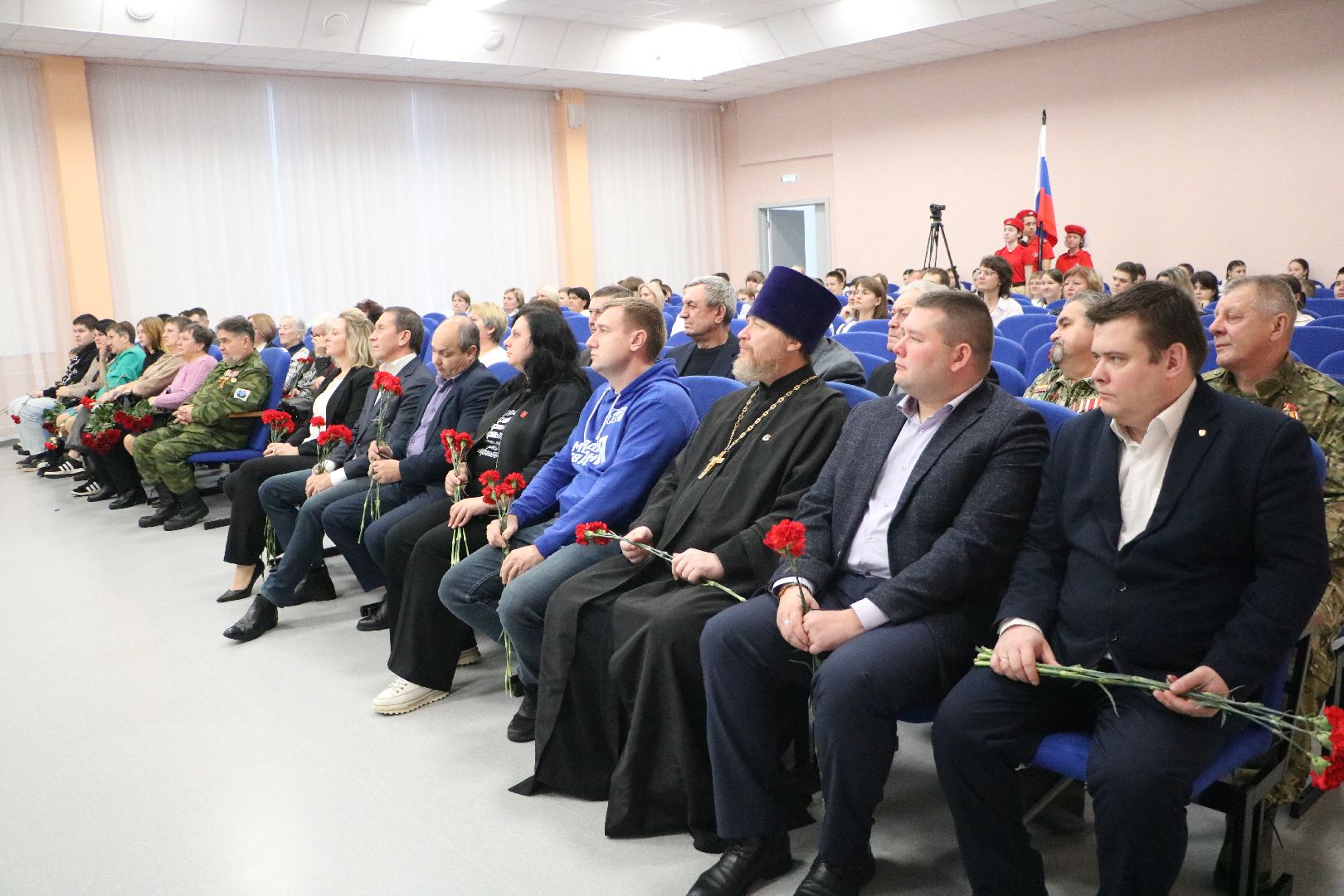 лотошино, лотошинская школа 1, сво, спецоперация, парта героя, образование, вертикалки,