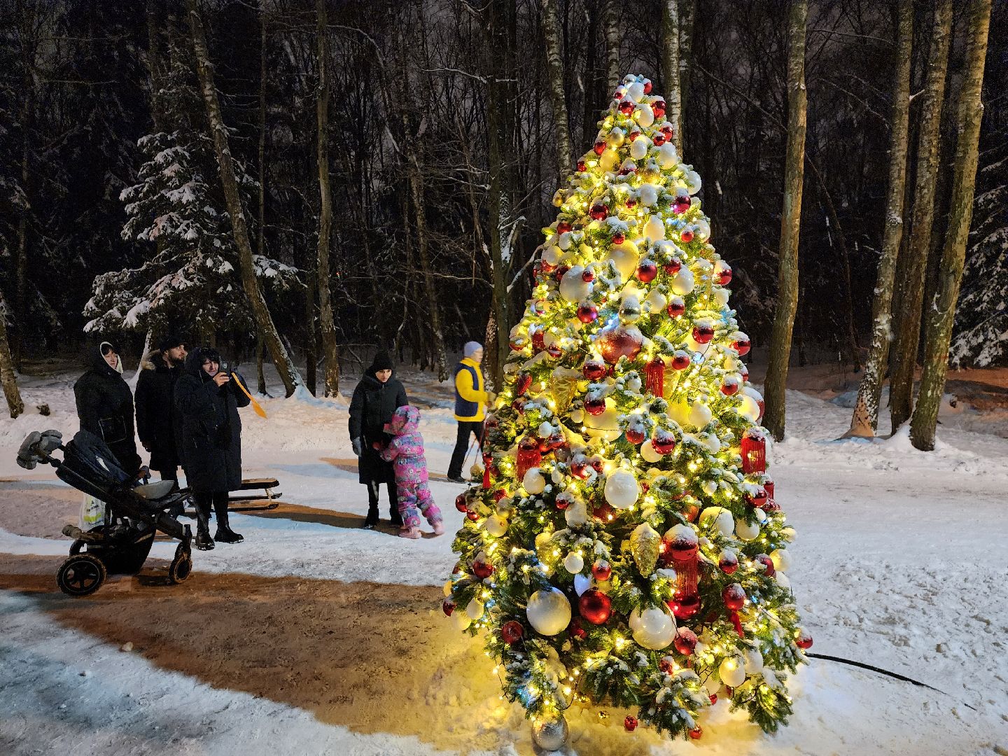 одинцово, благоустройство, новый год, елка, трехгорка, вертикалка