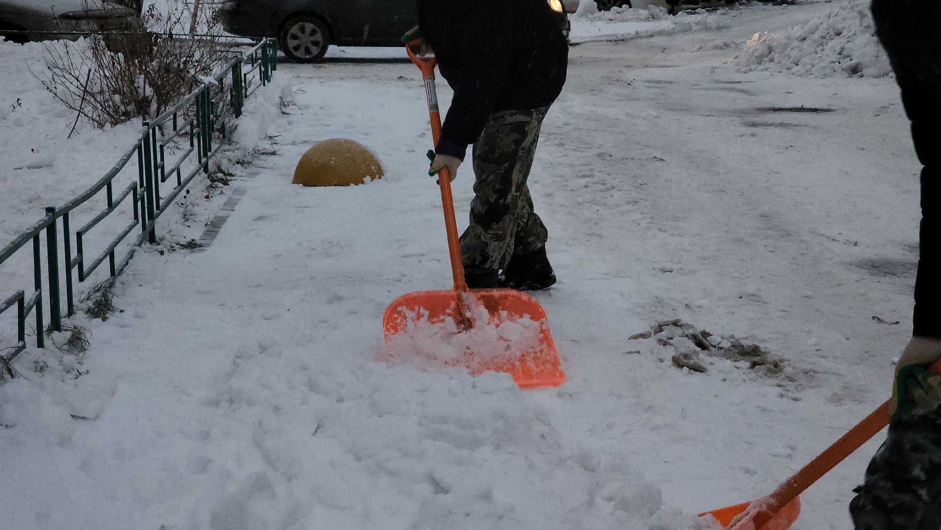 уборка, снег, снег и наледь, уборка снега, снегопад, жкх, трактор, дворник, дворники, уборка снега трактором, вертикалки,