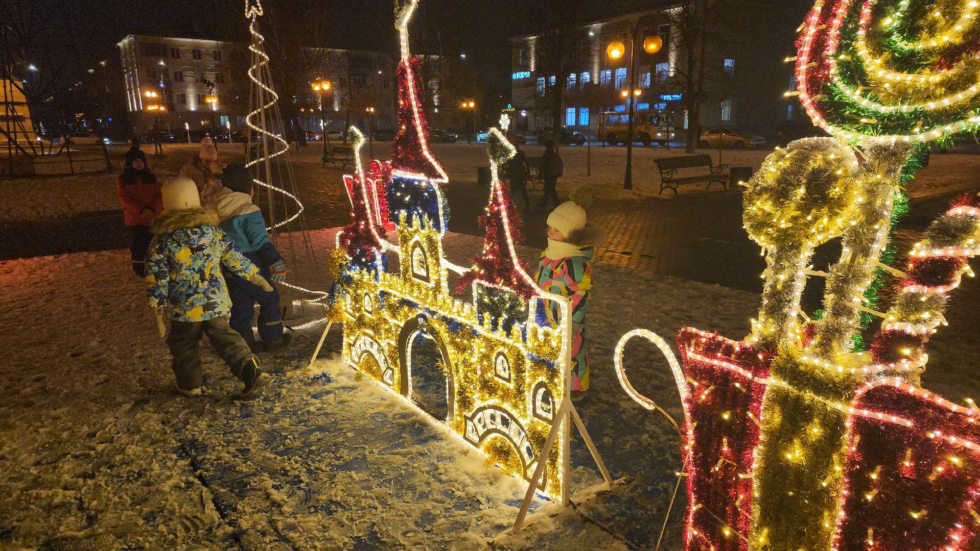 серпухов, подмосковье, новй год, инсталляции, украсили город, вертикалки,