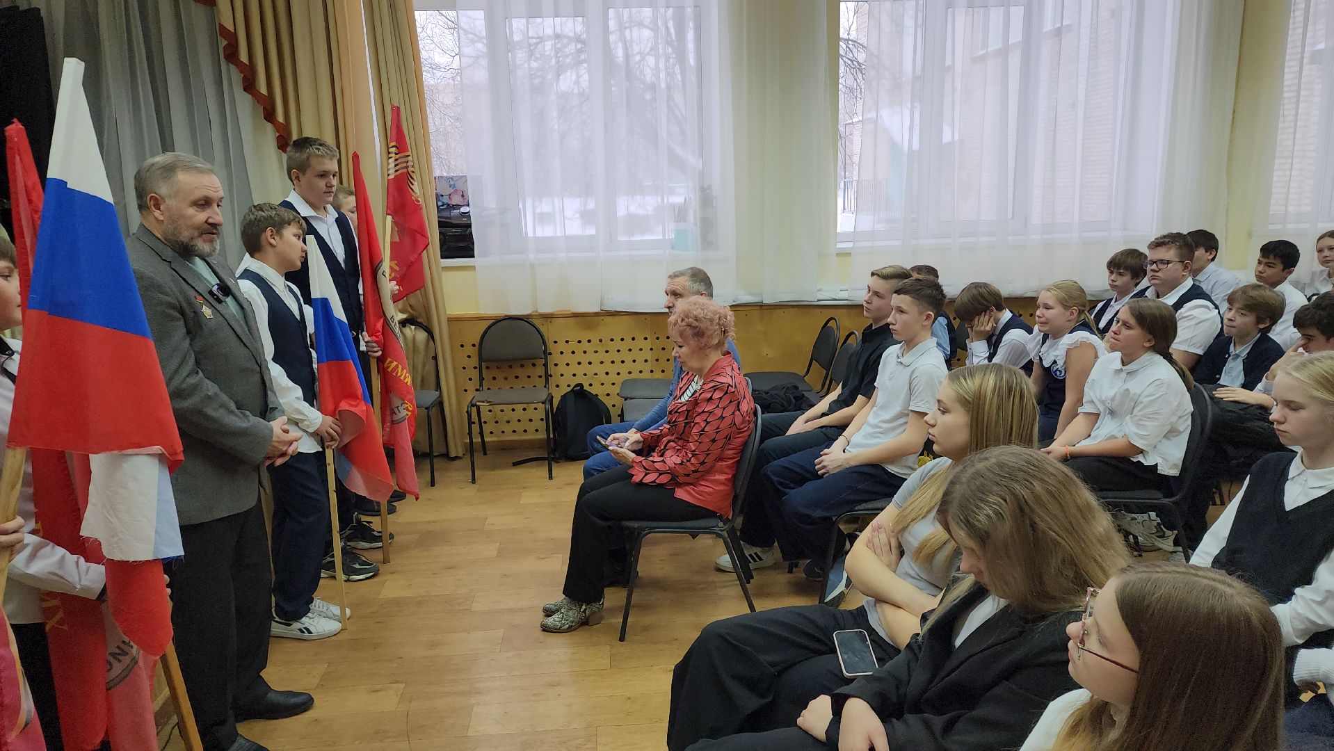 вертикалки, ивантеевка, день защитника отечества, воины-интернационалисты, сво, вов, герои, герои россии, школьники, волонтеры, урок мужества, возложение цветов,