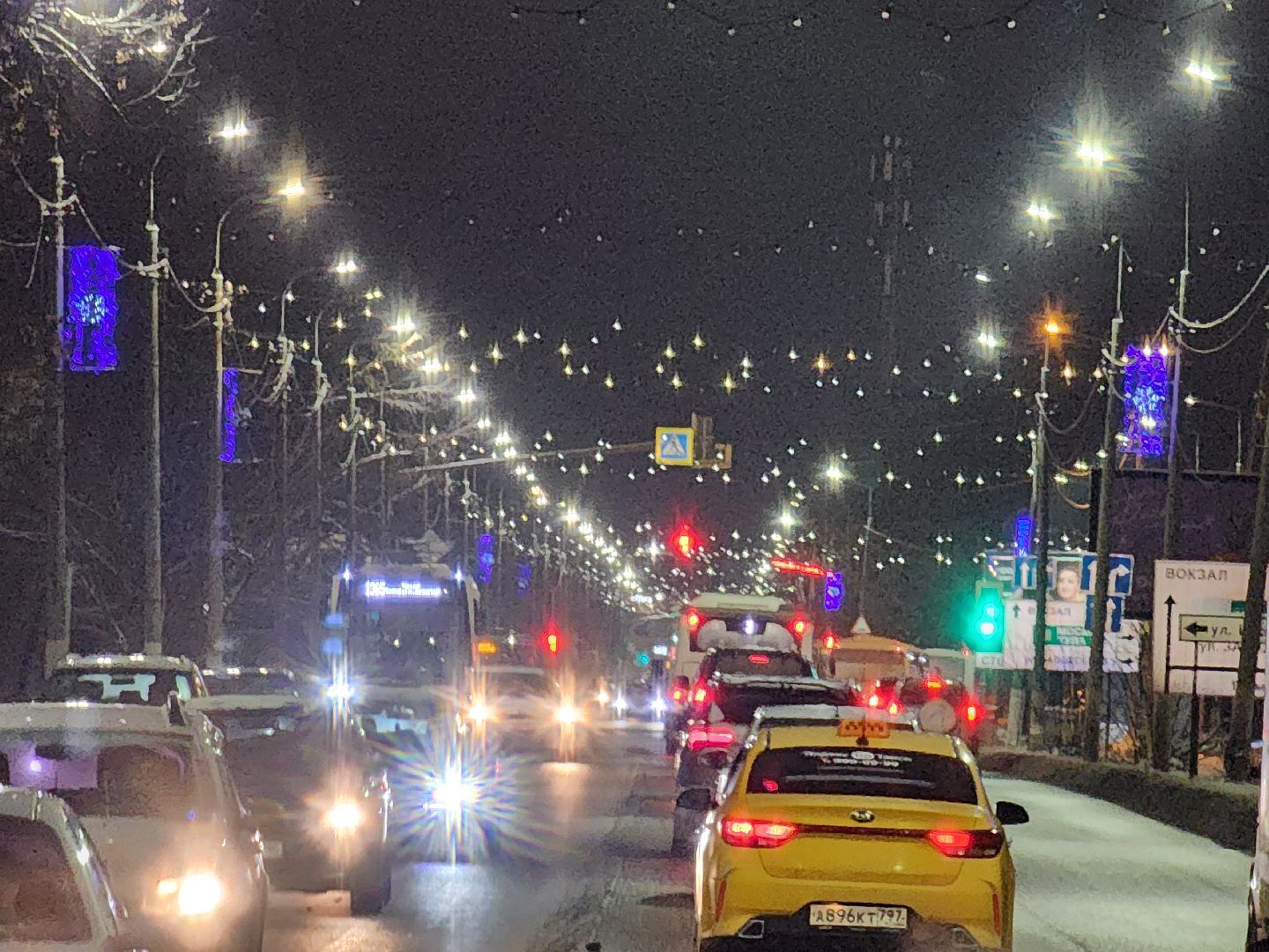 Чехов, улица Чехова, улица Московская, новогодняя иллюминация, светодиодные элементы, световые инсталляции, столбы освещения, фонари, проект губернатора московской области, зима в подмосковье, вертикалки,