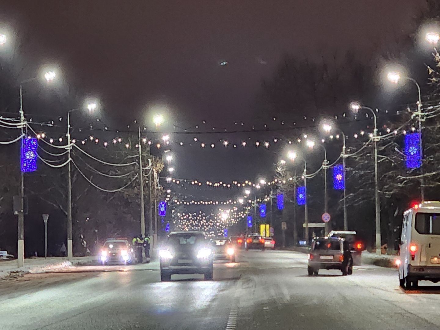 Чехов, улица Чехова, улица Московская, новогодняя иллюминация, светодиодные элементы, световые инсталляции, столбы освещения, фонари, проект губернатора московской области, зима в подмосковье, вертикалки,