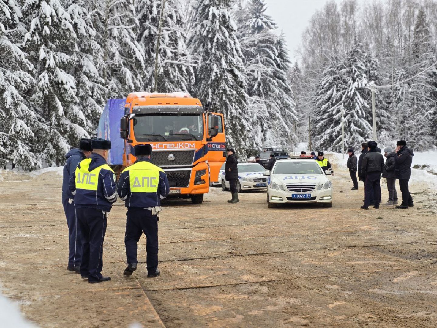 можайск, можайский городской округ, подмосковье, главная новогодняя елка страны, символ нового года, новый год, праздник, новогодние праздники, кремль, соборная площадь, московский кремль, вертикалки,