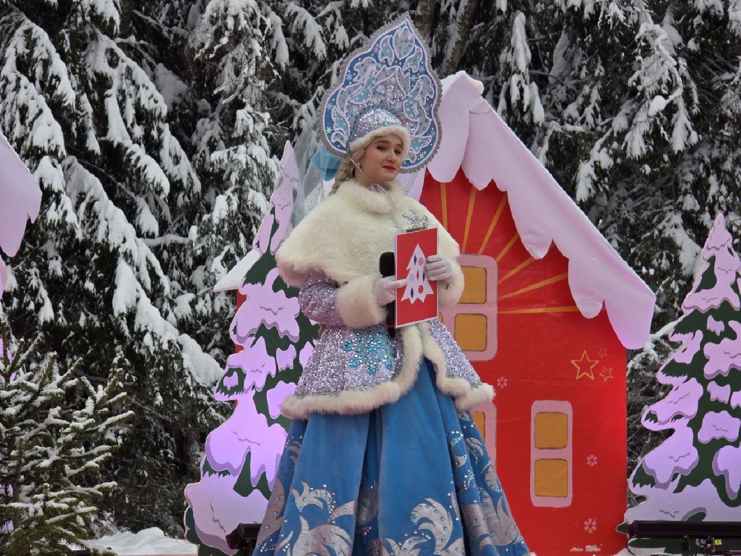 можайск, можайский городской округ, новогодняя елка, главная новогодняя елка страны, кремль, соборная площадь, народные гуляния и забавы, праздник, новогодние праздники, новый год, вертикалки,