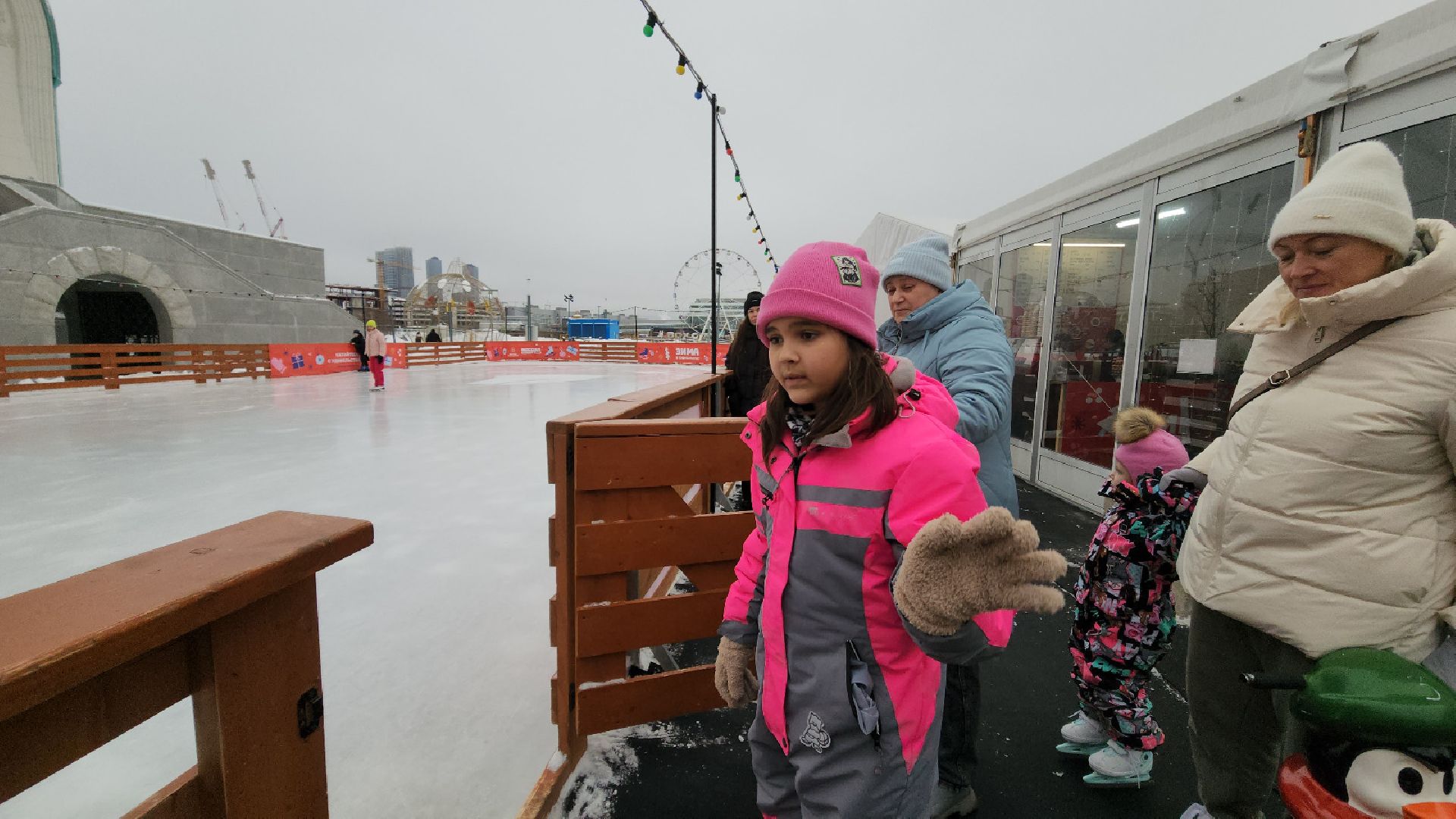 красногорск, павшинская пойма, зима в подмосковье, каток, индия,