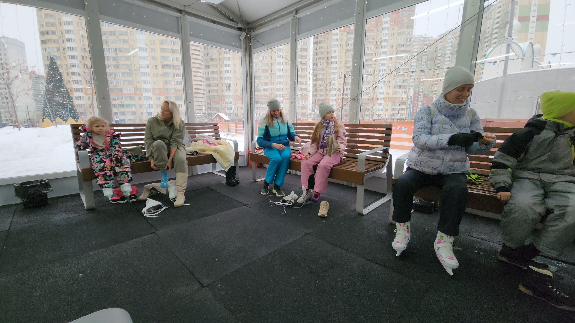 красногорск, павшинская пойма, зима в подмосковье, каток, индия,