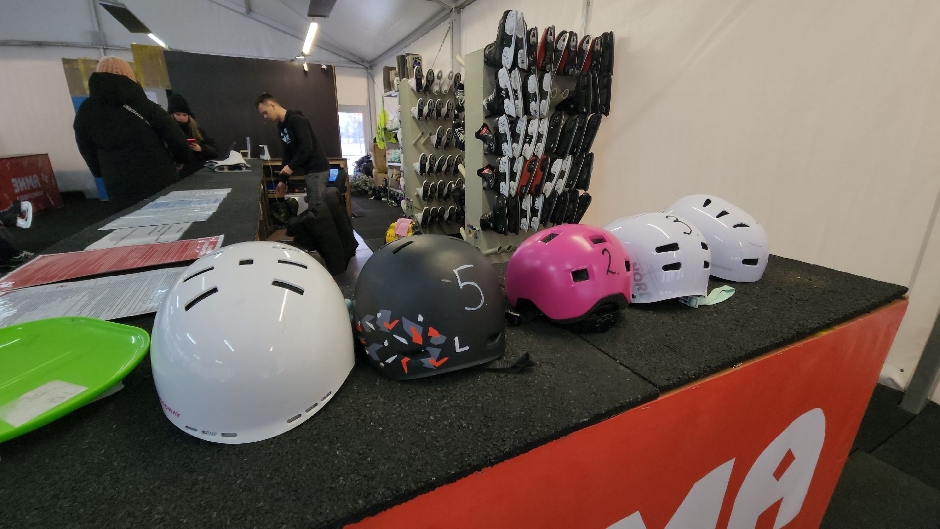 красногорск, павшинская пойма, зима в подмосковье, каток, индия,