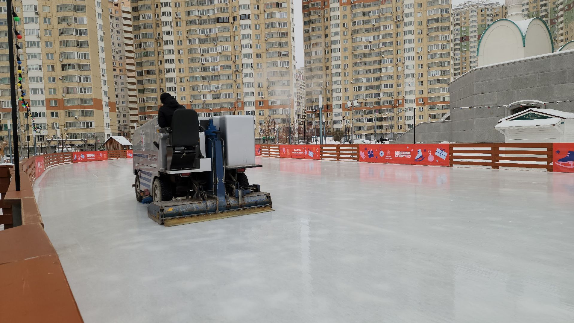 красногорск, павшинская пойма, зима в подмосковье, каток, индия,