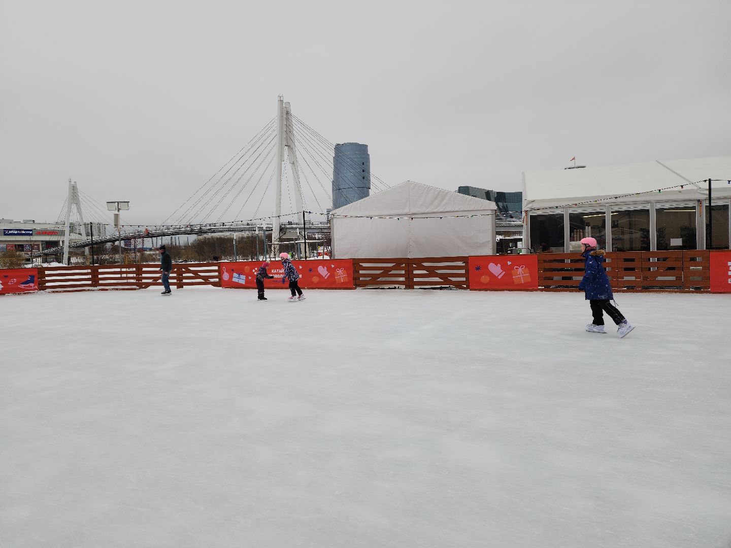 красногорск, павшинская пойма, зима в подмосковье, каток, индия,