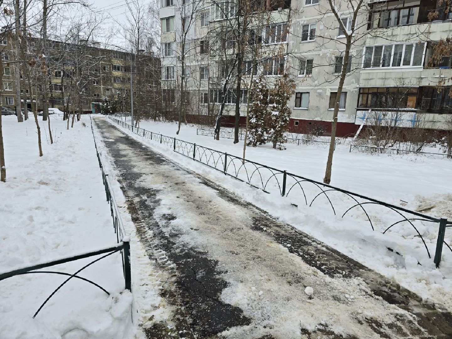 можайск, можайский городской округ, подмосковье, жкх, уборка снега, зима, ликвидация последствий снегопада, очистка дворов, дворы, общественные территории, коммунальщики, дворники, вертикалки,