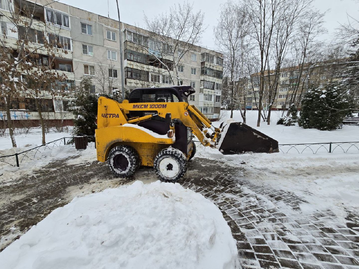 можайск, можайский городской округ, подмосковье, жкх, уборка снега, зима, ликвидация последствий снегопада, очистка дворов, дворы, общественные территории, коммунальщики, дворники, вертикалки,