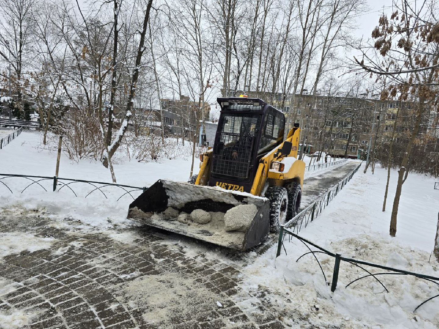 можайск, можайский городской округ, подмосковье, жкх, уборка снега, зима, ликвидация последствий снегопада, очистка дворов, дворы, общественные территории, коммунальщики, дворники, вертикалки,