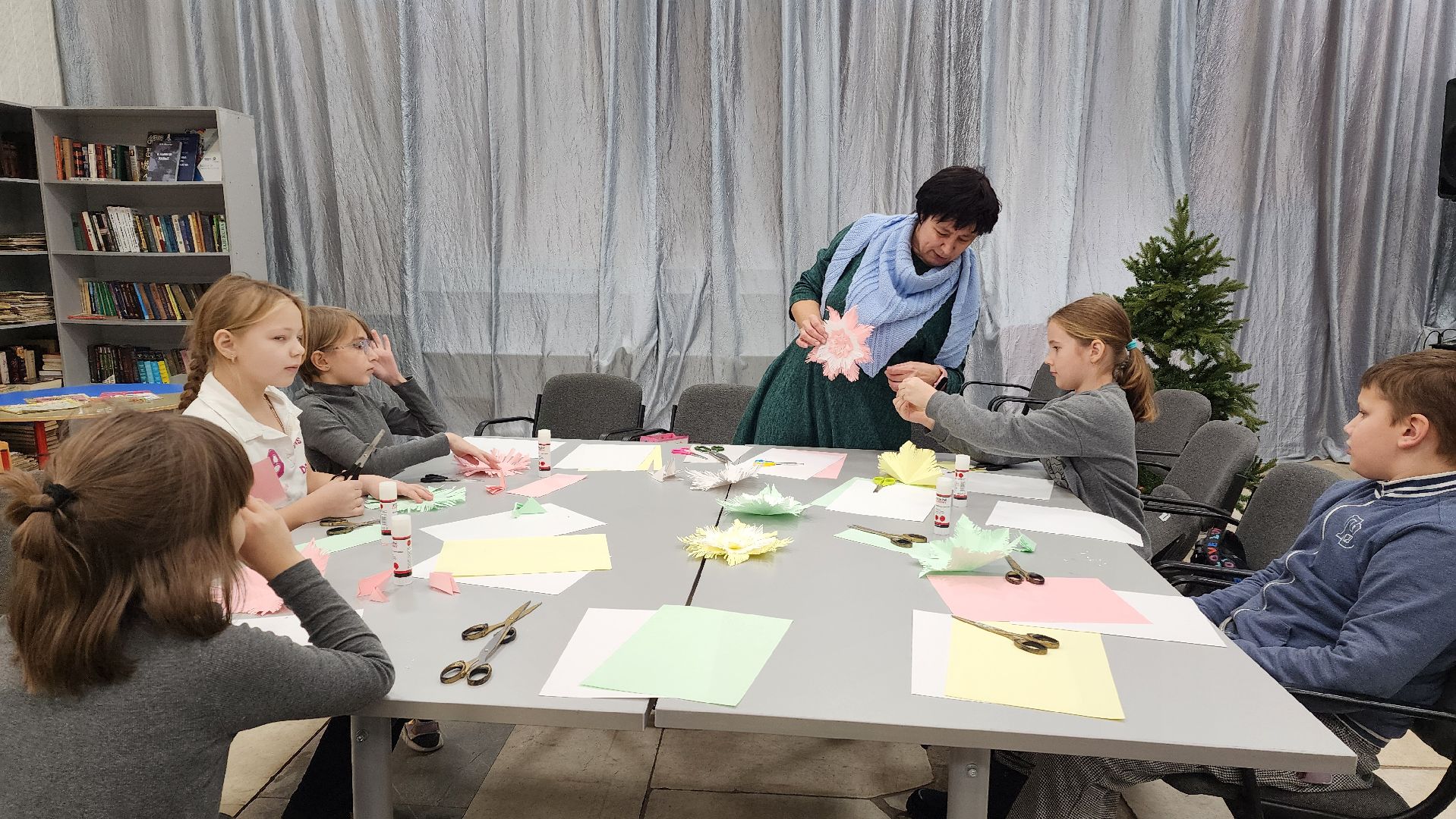 поделка, аппликация, Лобня, новогодние снежинки,