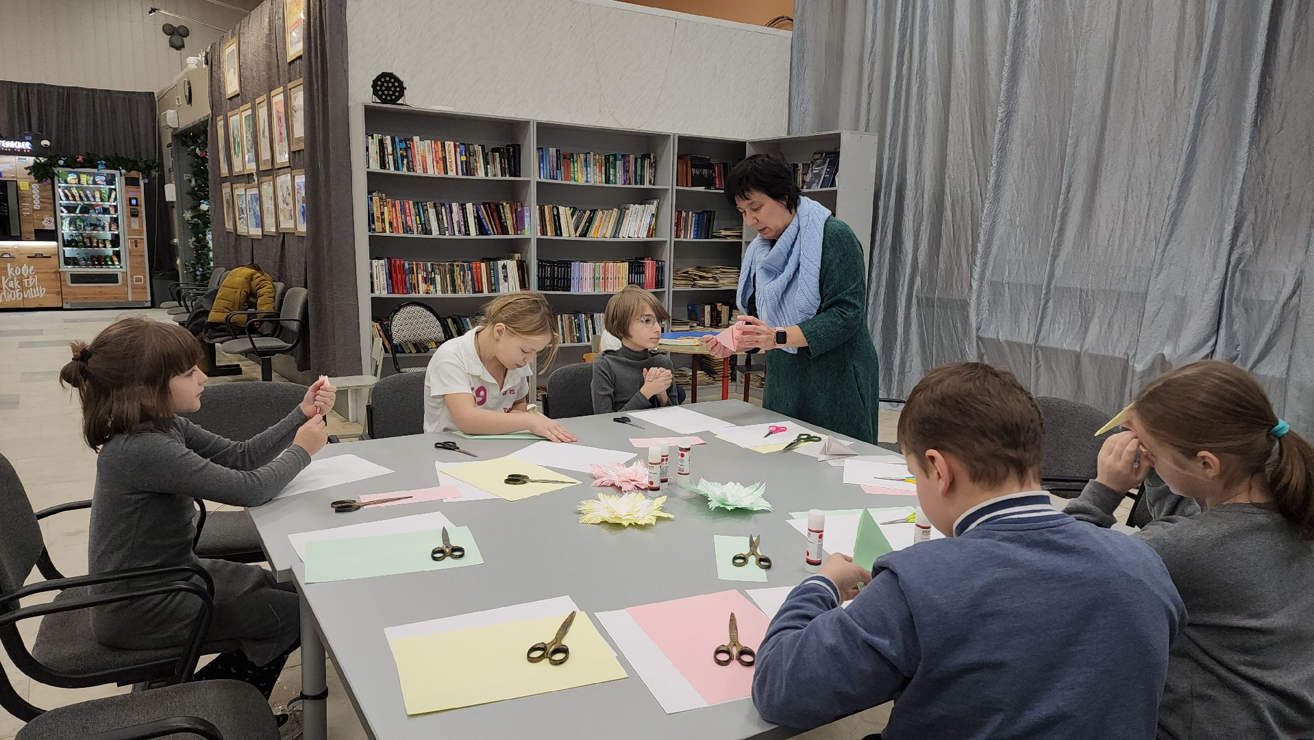 поделка, аппликация, Лобня, новогодние снежинки,